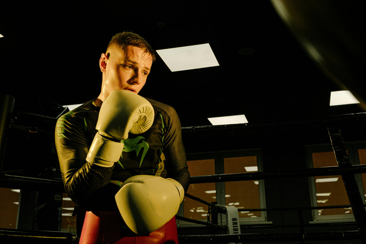 What are the benefits of using a smart music boxing machine?